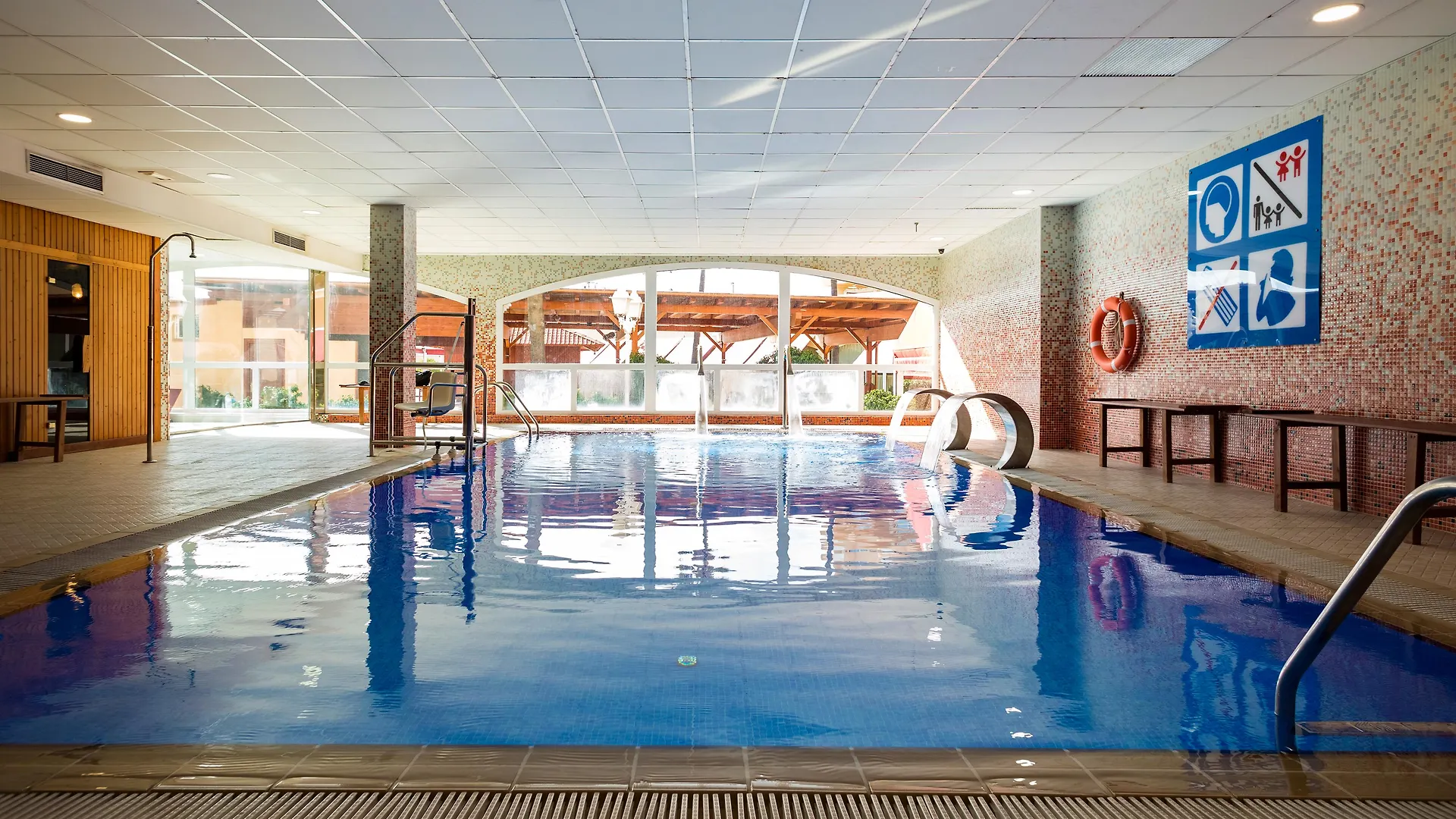 Ohtels La Hacienda Hotel La Pineda 4*,  Spain